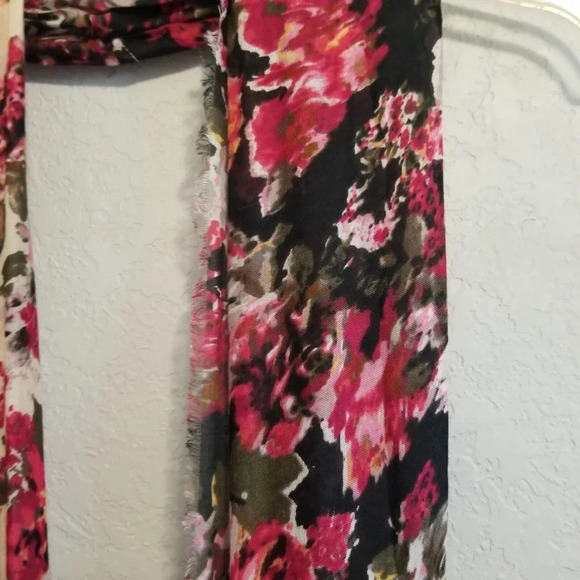 Icing Infinity Scarf Womens Floral Red Green Viscose - Picture 2 of 2